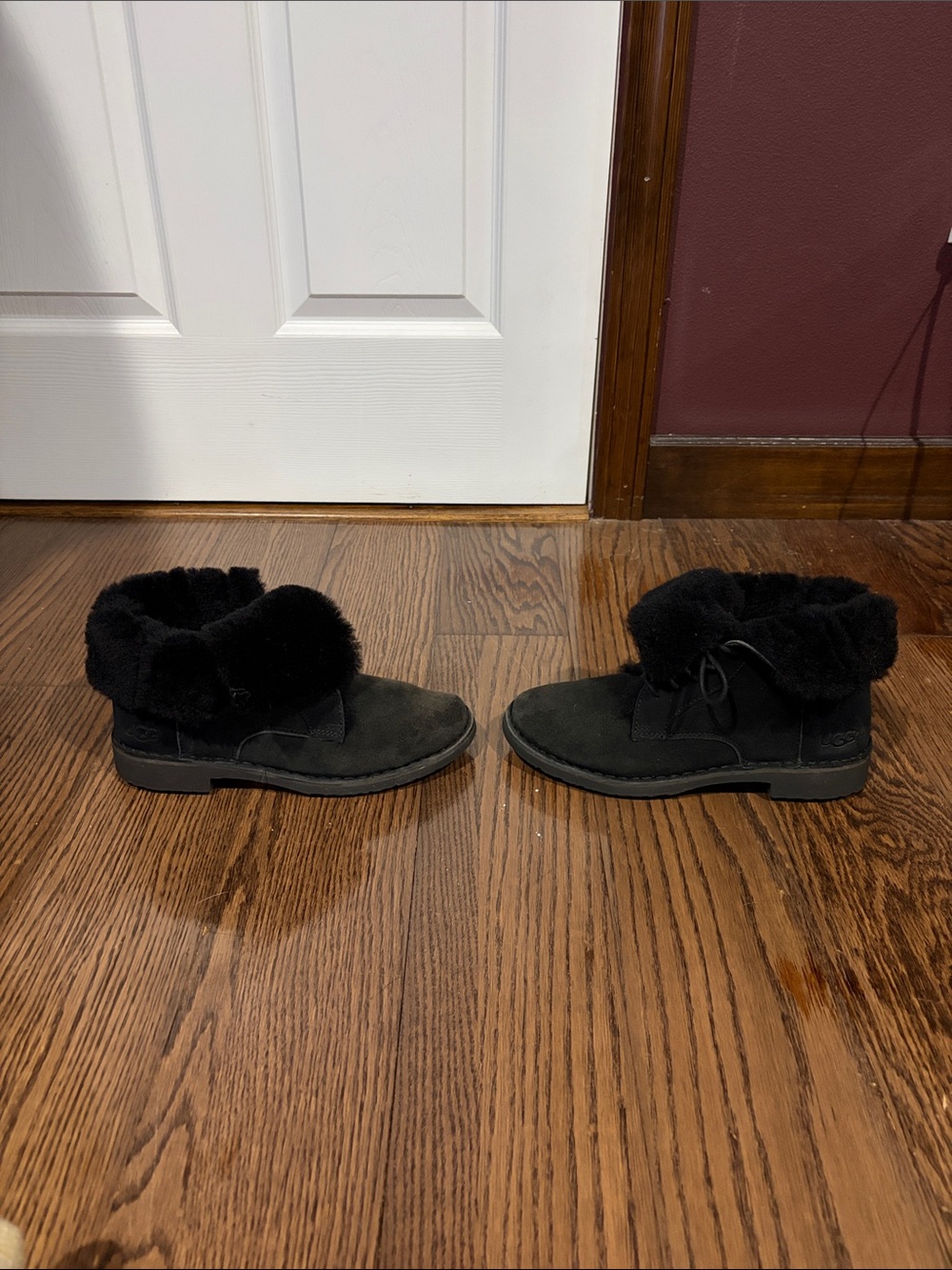 UGG black suede Quincy lace up fold over shearling warm boots sz 8